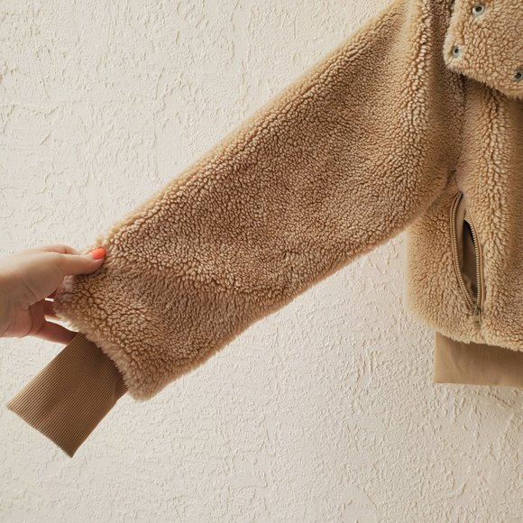 ALO Camel Faux Sherpa Snap Zip Closure Drop Shoulder Relaxed Fit Varsity Jacket - Picture 5 of 15